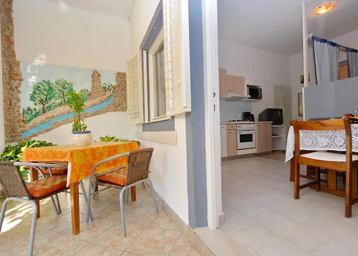 Aurora Lägenhet Starigrad Paklenica